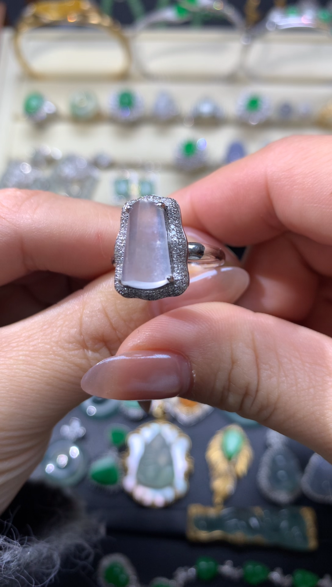 【闪购商品】翡翠颈饰18K金镶嵌戒指