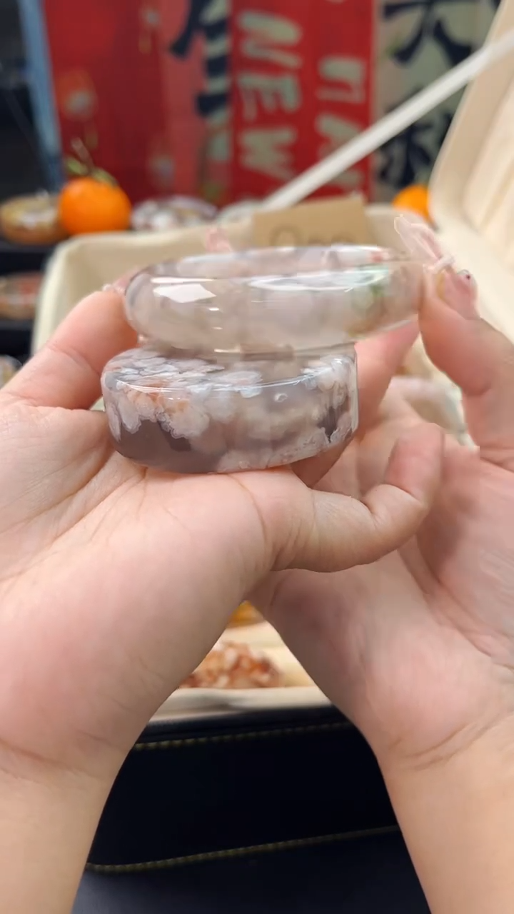 【闪购商品】石英质玉手镯未镶嵌赠送镯心（圈口）60