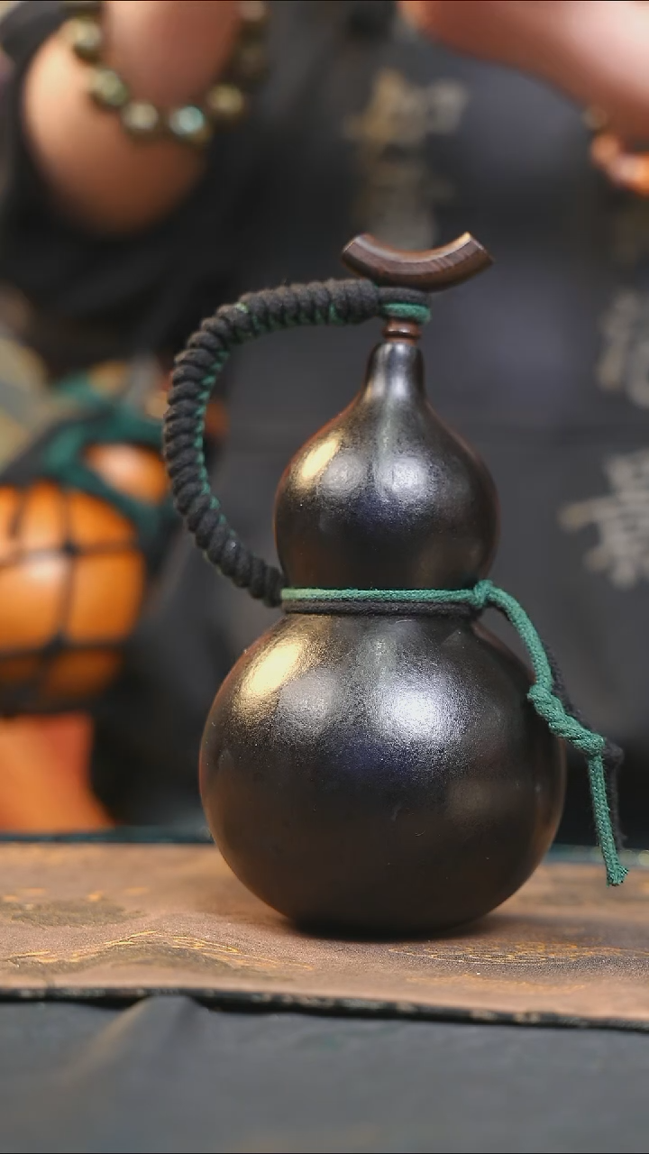 【闪购商品】YI113大漆酒葫芦不包手串及旋转底座