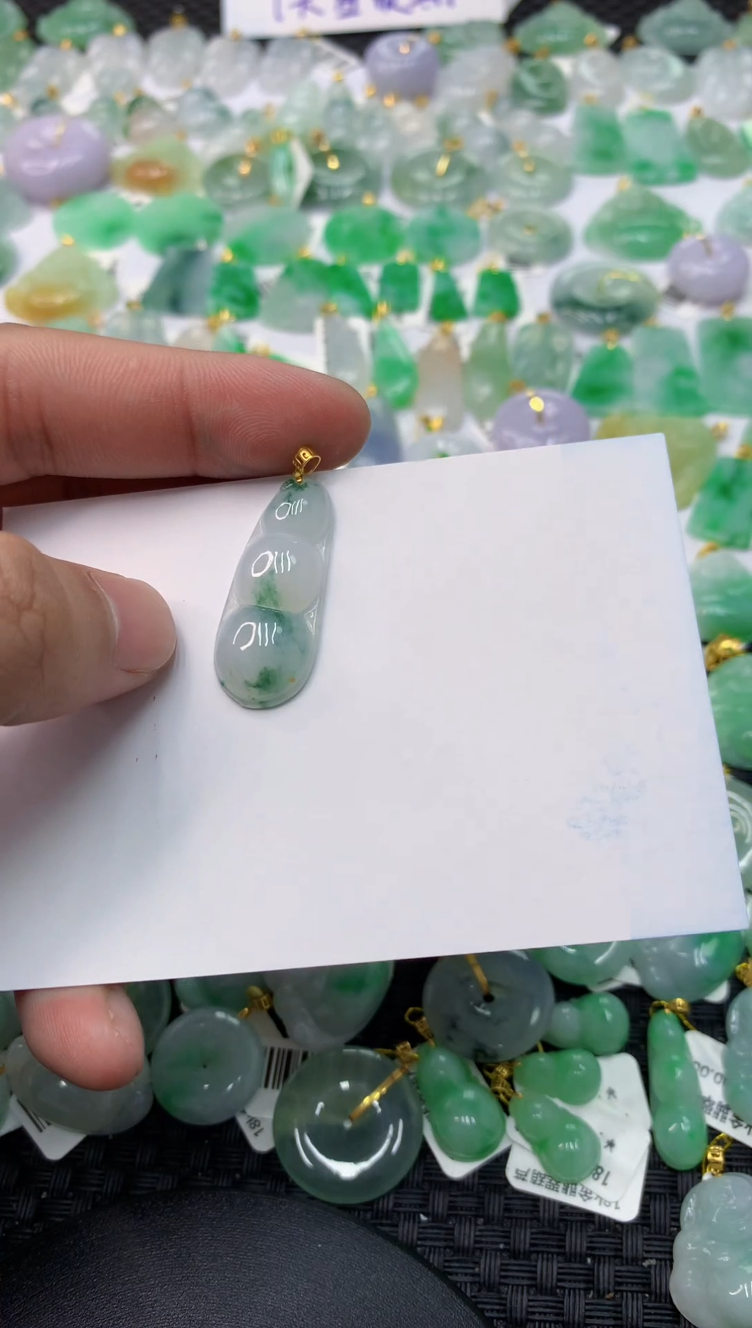 翡翠18K金镶嵌颈饰1111111111