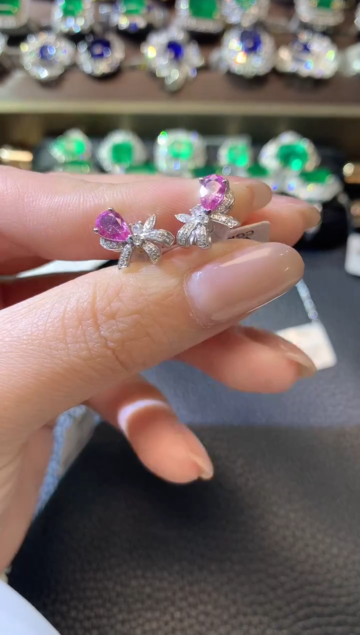 【闪购商品】彩色蓝宝石耳饰18K金镶嵌A19