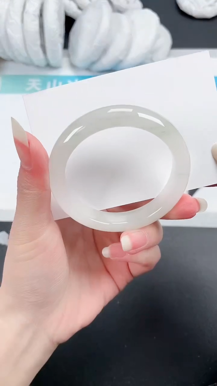 【闪购商品】石英质玉手镯未镶嵌501-52