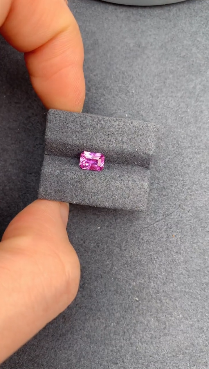 【闪购商品】彩色蓝宝石裸石未镶嵌1ct帕帕拉恰