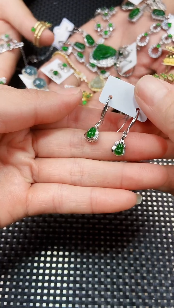 【闪购商品】翡翠耳饰未镶嵌11111111