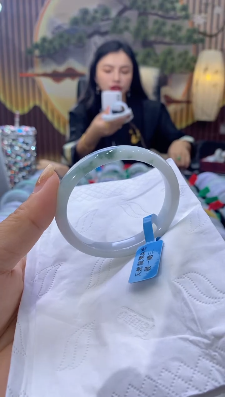 【闪购商品】翡翠手镯未镶嵌多人00586