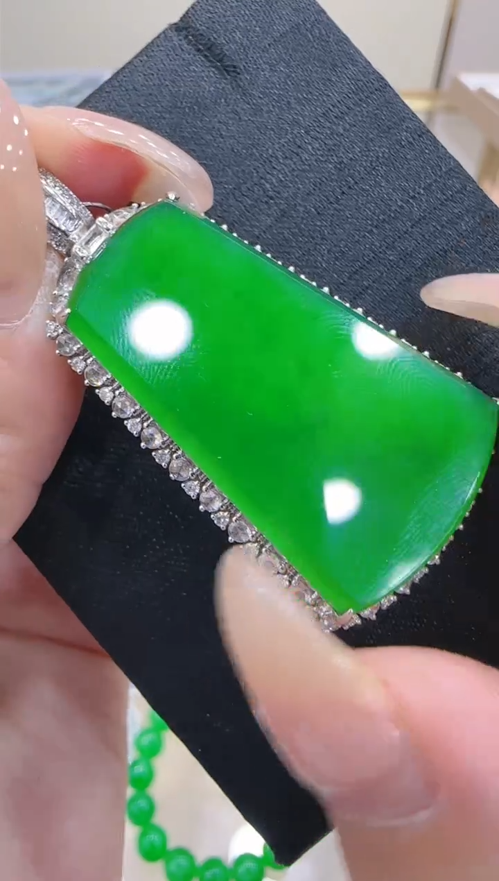 【闪购商品】翡翠吊坠(不含链)18K金镶嵌团购多样性发一件