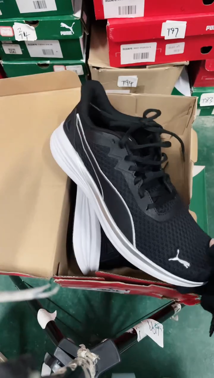 彪马时尚休闲运动鞋42.5M   ZZ21