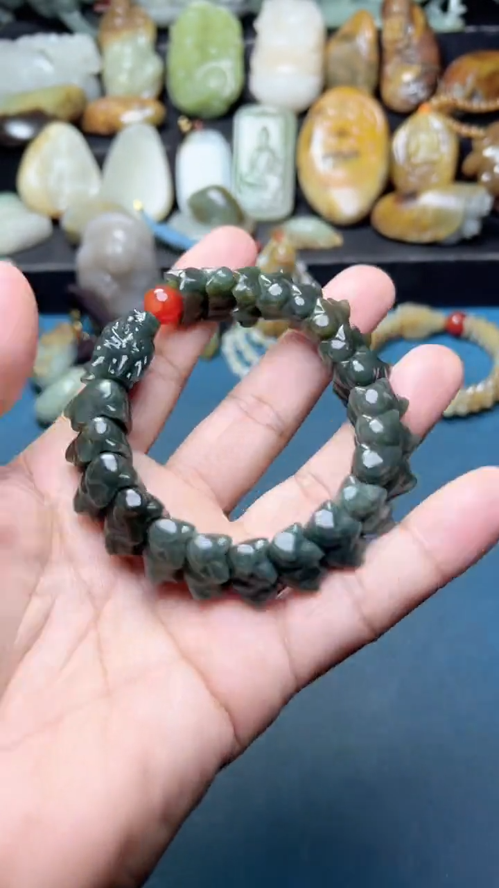 未镶嵌和田玉把件-