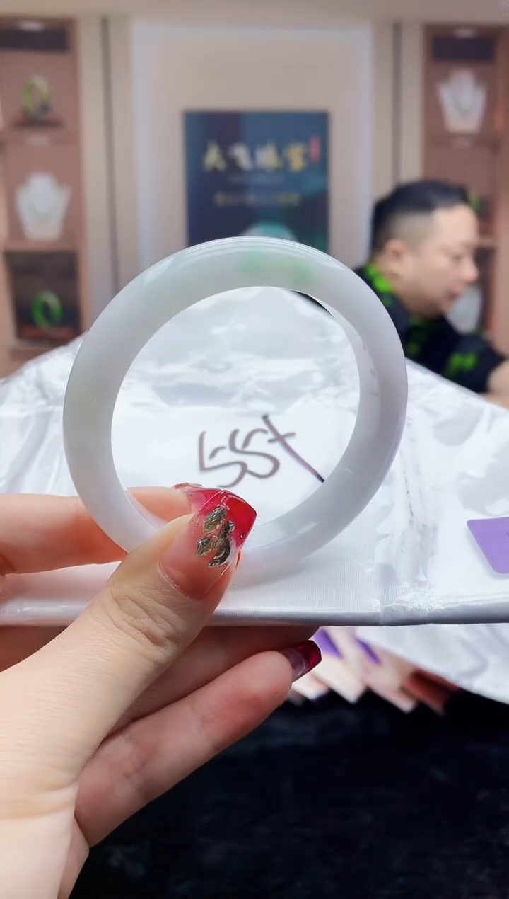 【闪购商品】翡翠手镯未镶嵌   H68-194