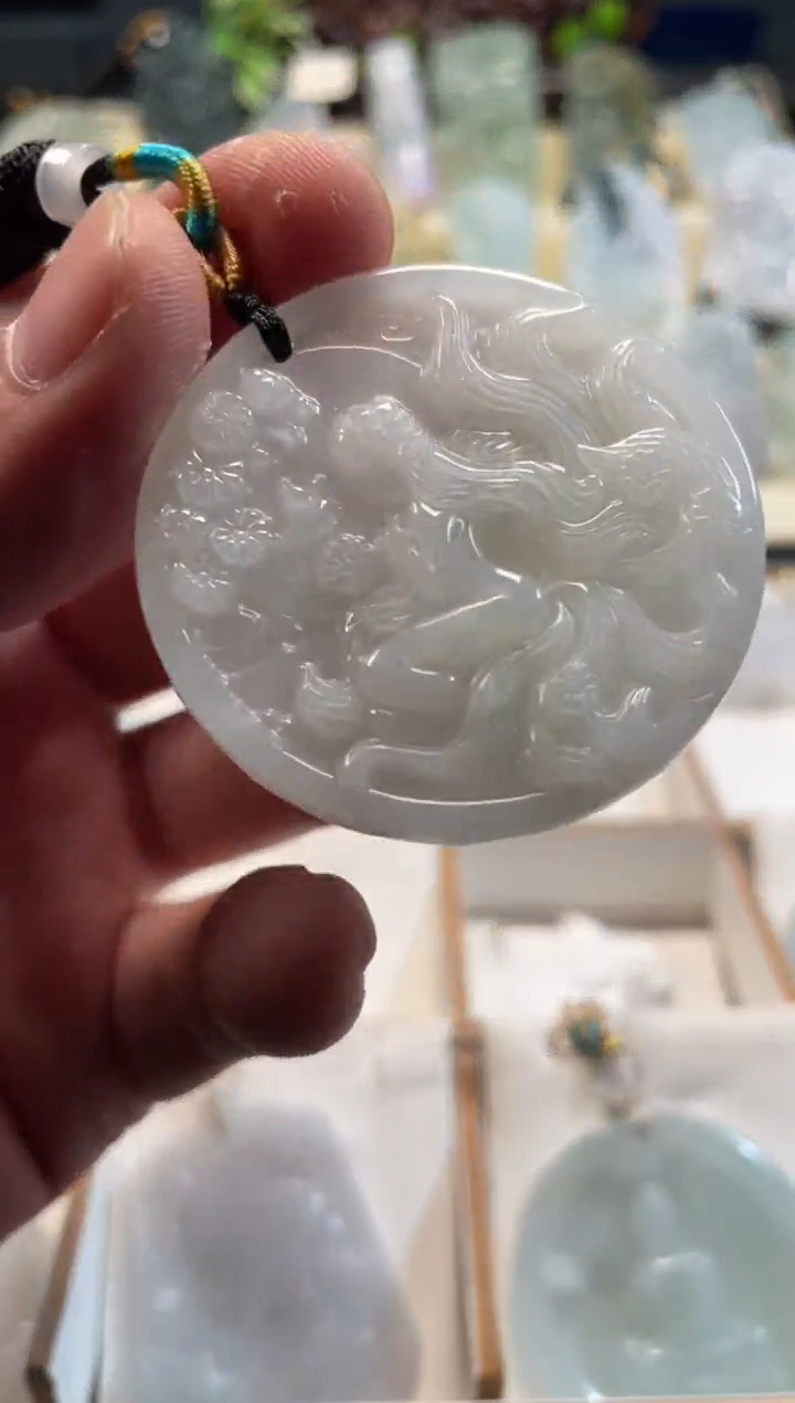 颈饰未镶嵌翡翠12/08/119