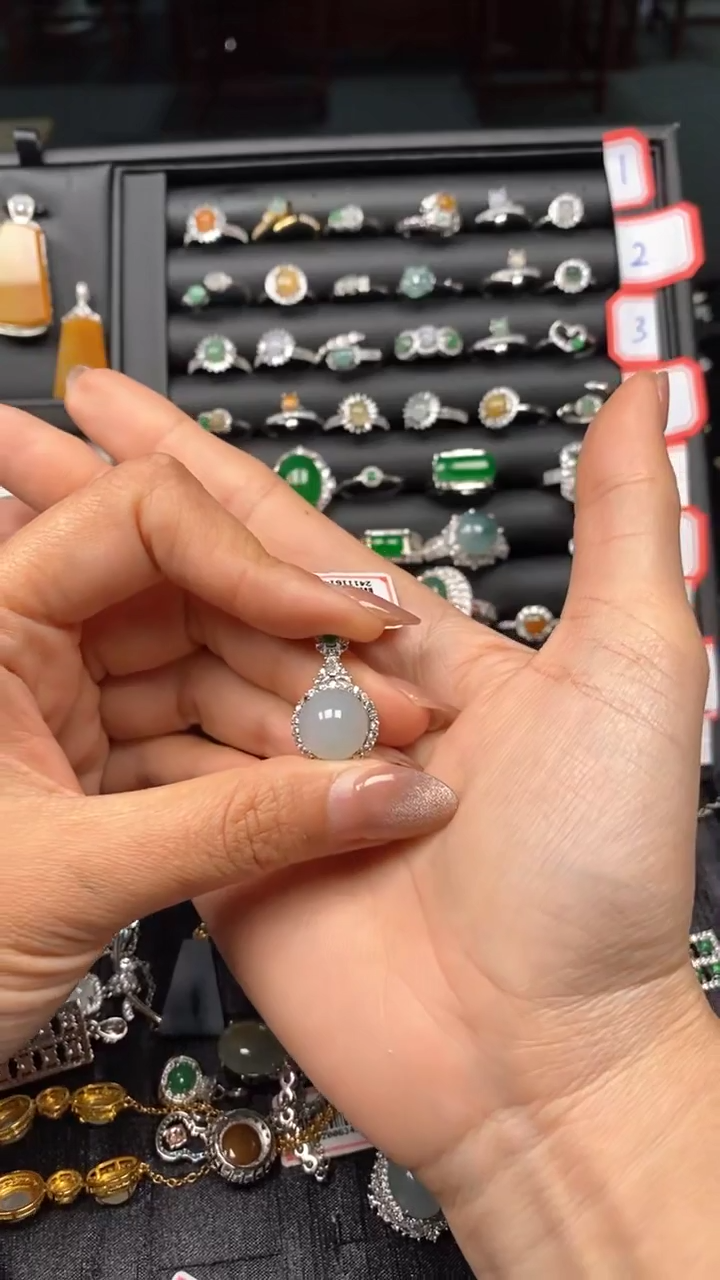 颈饰银S925镶嵌翡翠**33