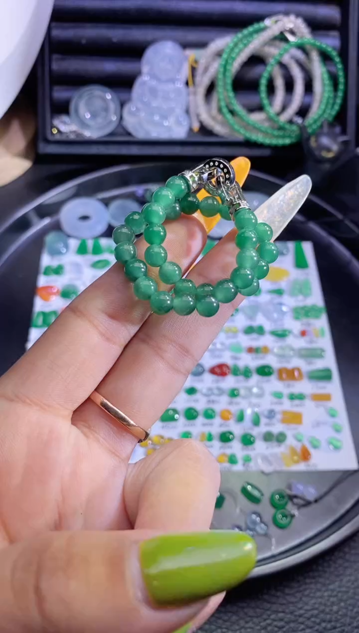 未镶嵌挂件翡翠珠串