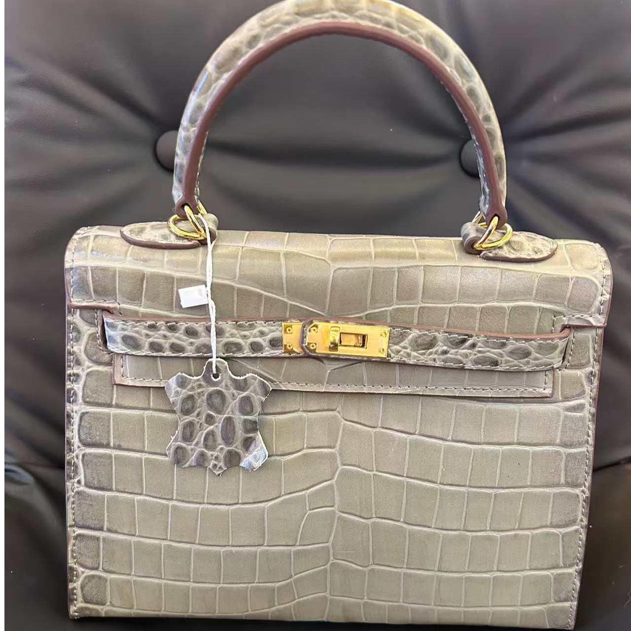 斜挎包包肩包轻奢鳄鱼纹女士单肩气质包部分地区限拍，一到两个