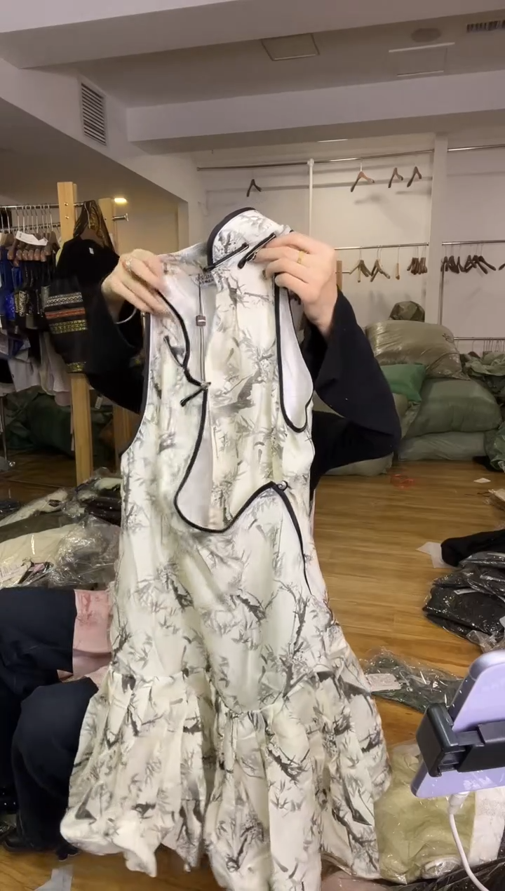 连衣裙       M码       80-110斤