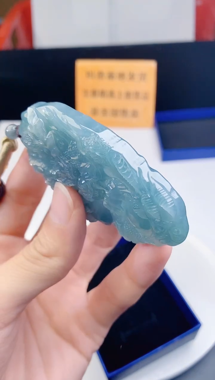 颈饰未镶嵌翡翠·