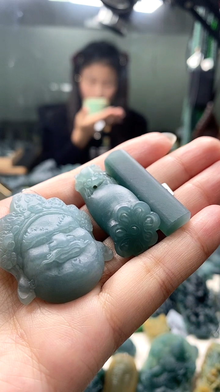 未镶嵌定制翡翠大*居翡翠毛货不退不换12.3