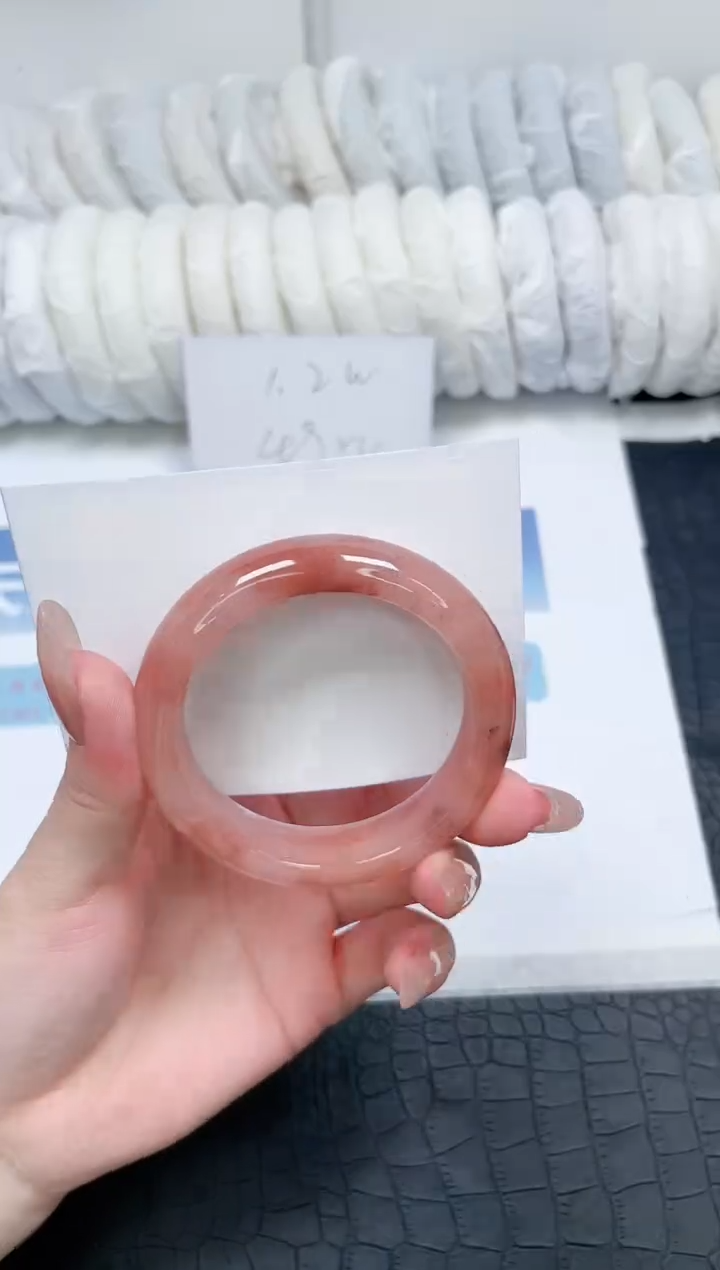 【闪购商品】石英质玉手镯未镶嵌O101-52.1