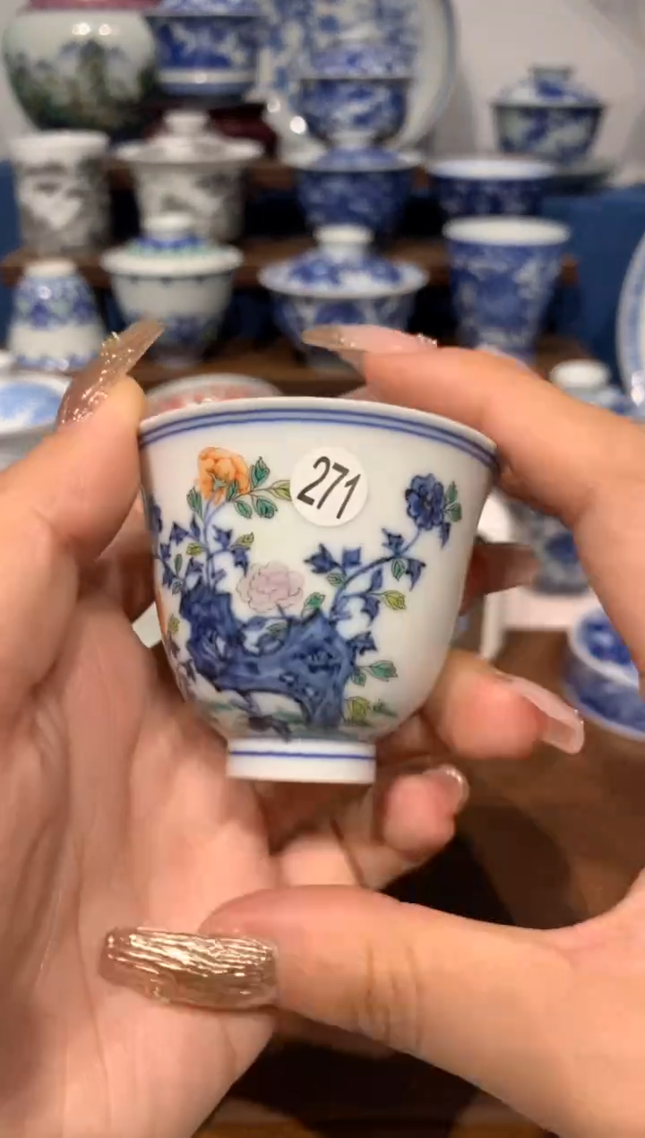 【闪购商品】摆件古彩的花卉杯子额额额