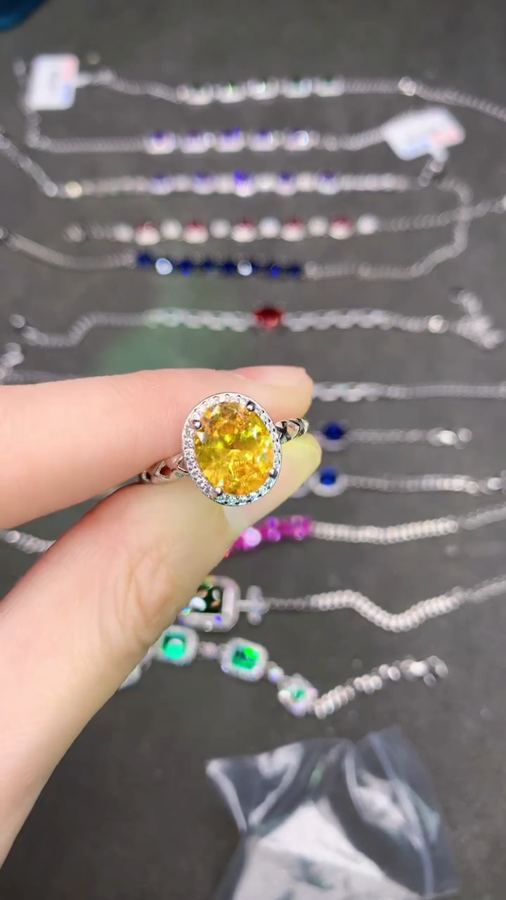 【闪购商品】彩色蓝宝石戒指银S925镶嵌......