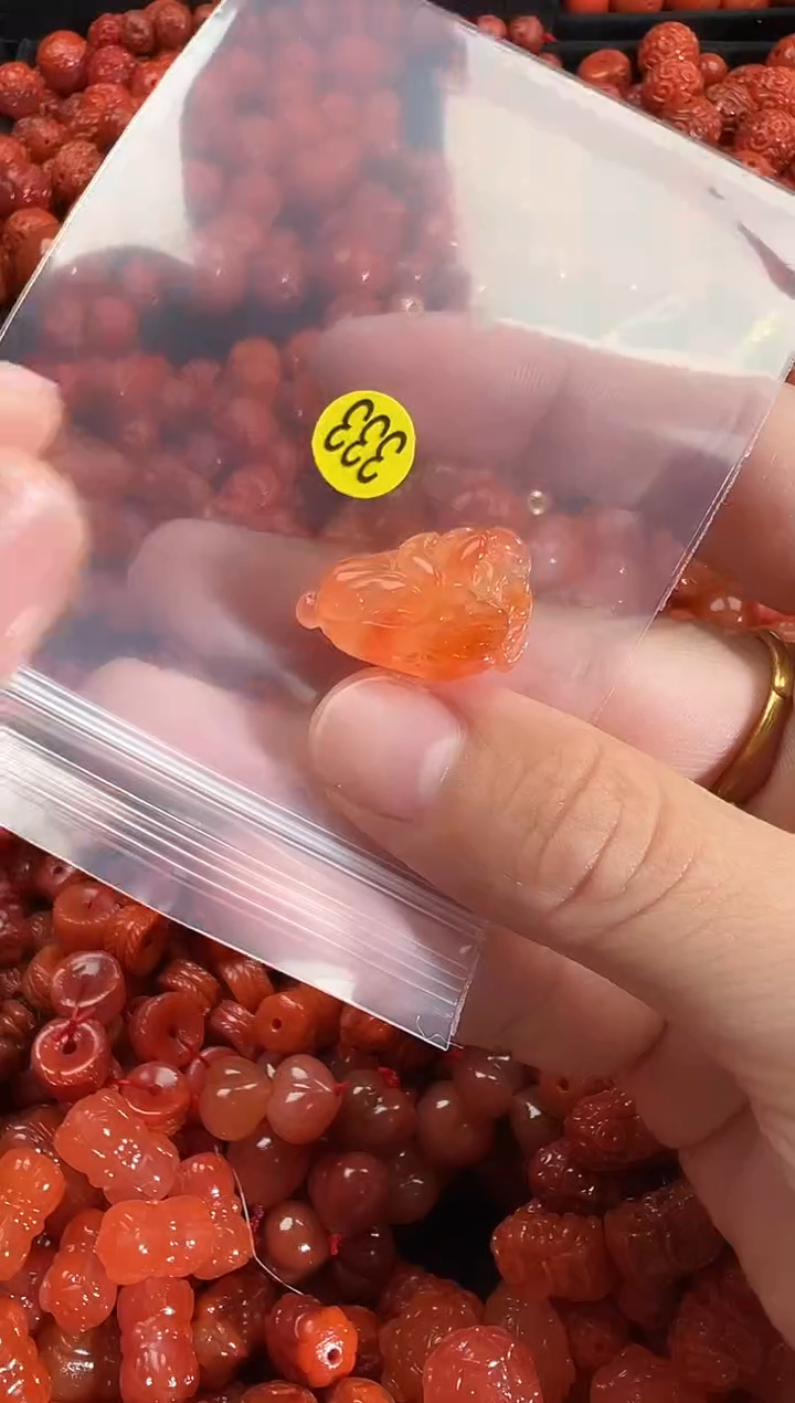 颈饰未镶嵌南红玛瑙1