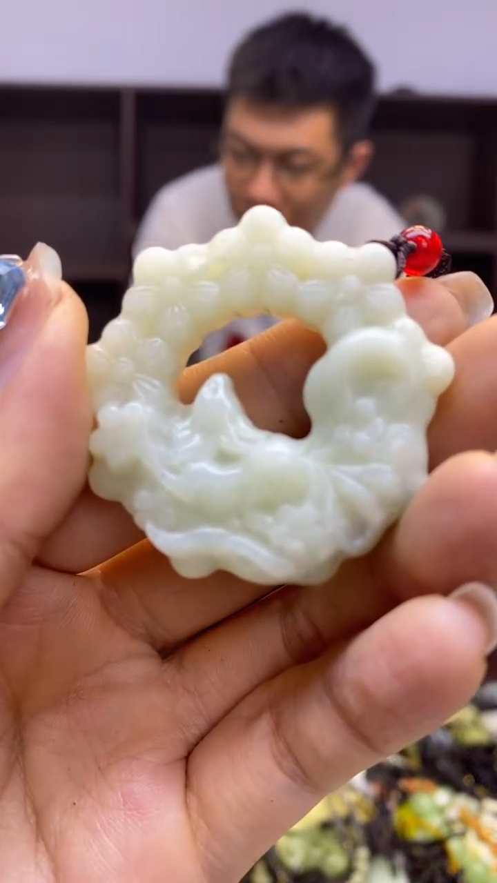 未镶嵌岫玉挂件  