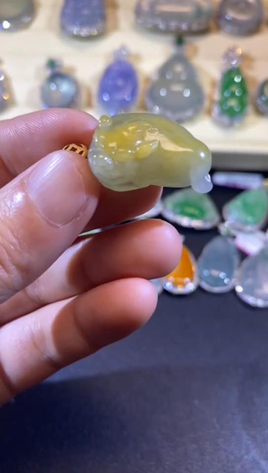 【闪购商品】翡翠吊坠(不含链)18K金镶嵌缅甸天然A货翡翠