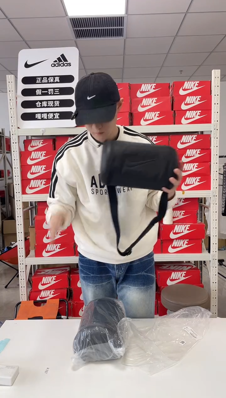 编码闪购尺码  Nike/耐克卫衣卫裤以直播间过款为主