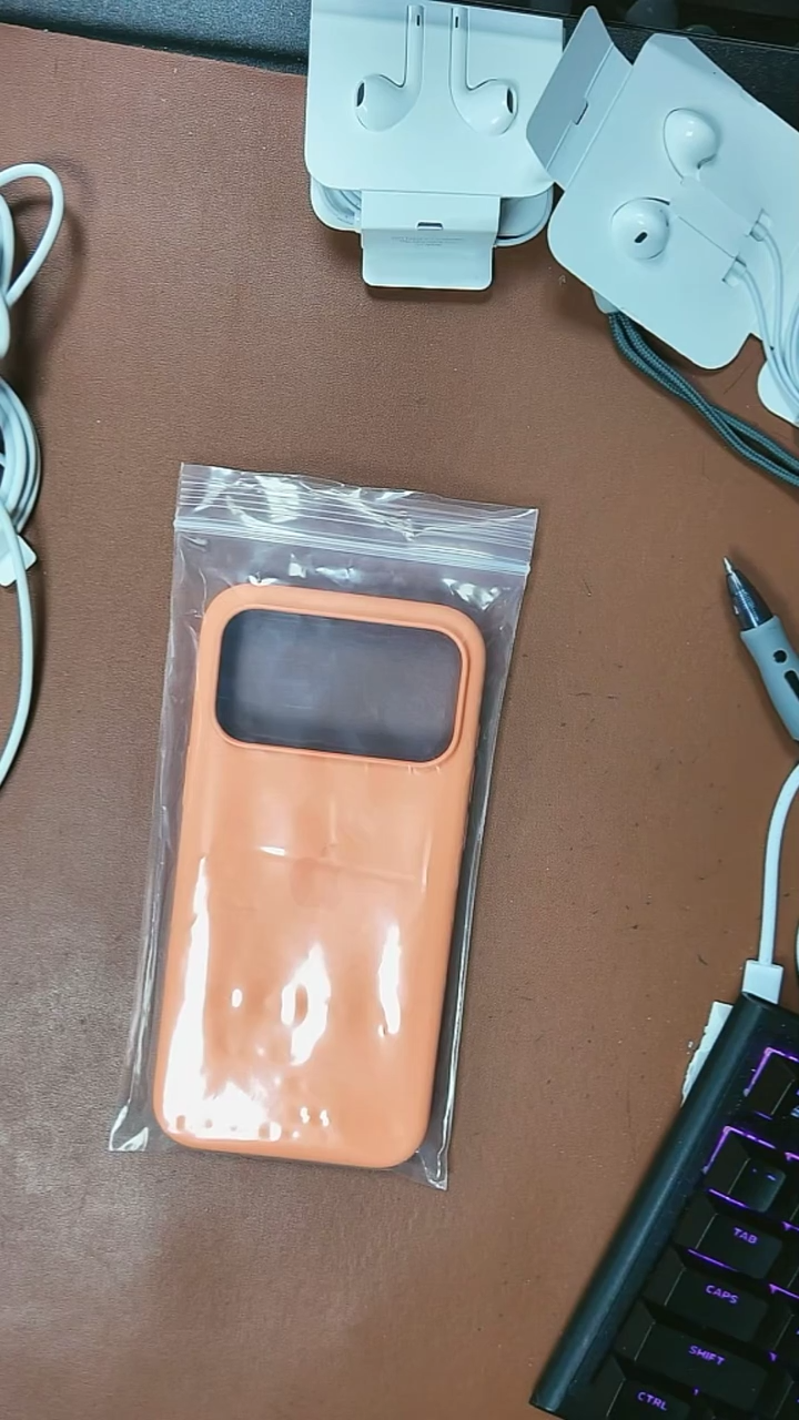 99新D****e17PM  橙色 微瑕 32号 