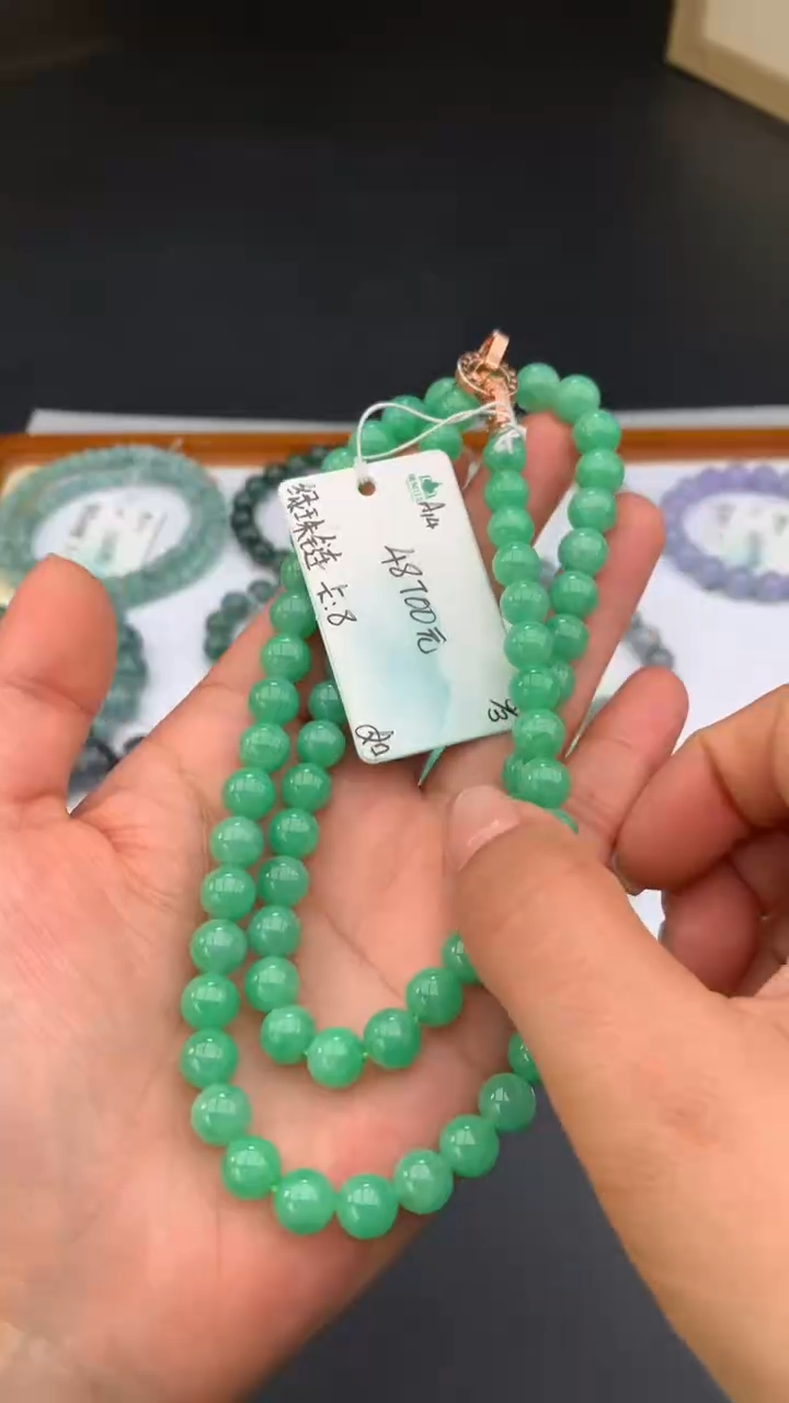 【闪购商品】翡翠手串未镶嵌女神节#送礼#，下单联系客服核对地址~