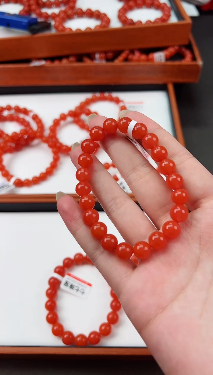 【闪购商品】南红玛瑙手串未镶嵌滴水洞亮光高高品8+一条
