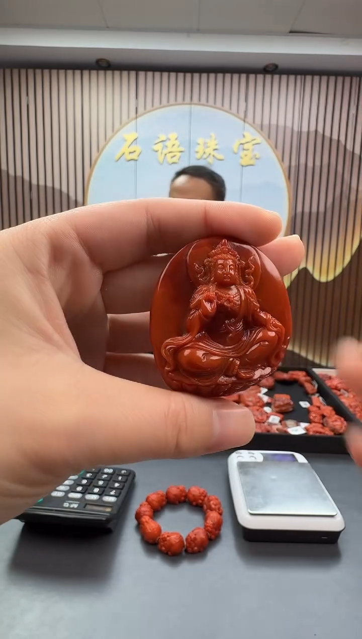 未镶嵌雕刻南红玛瑙130ZB1205产品一个