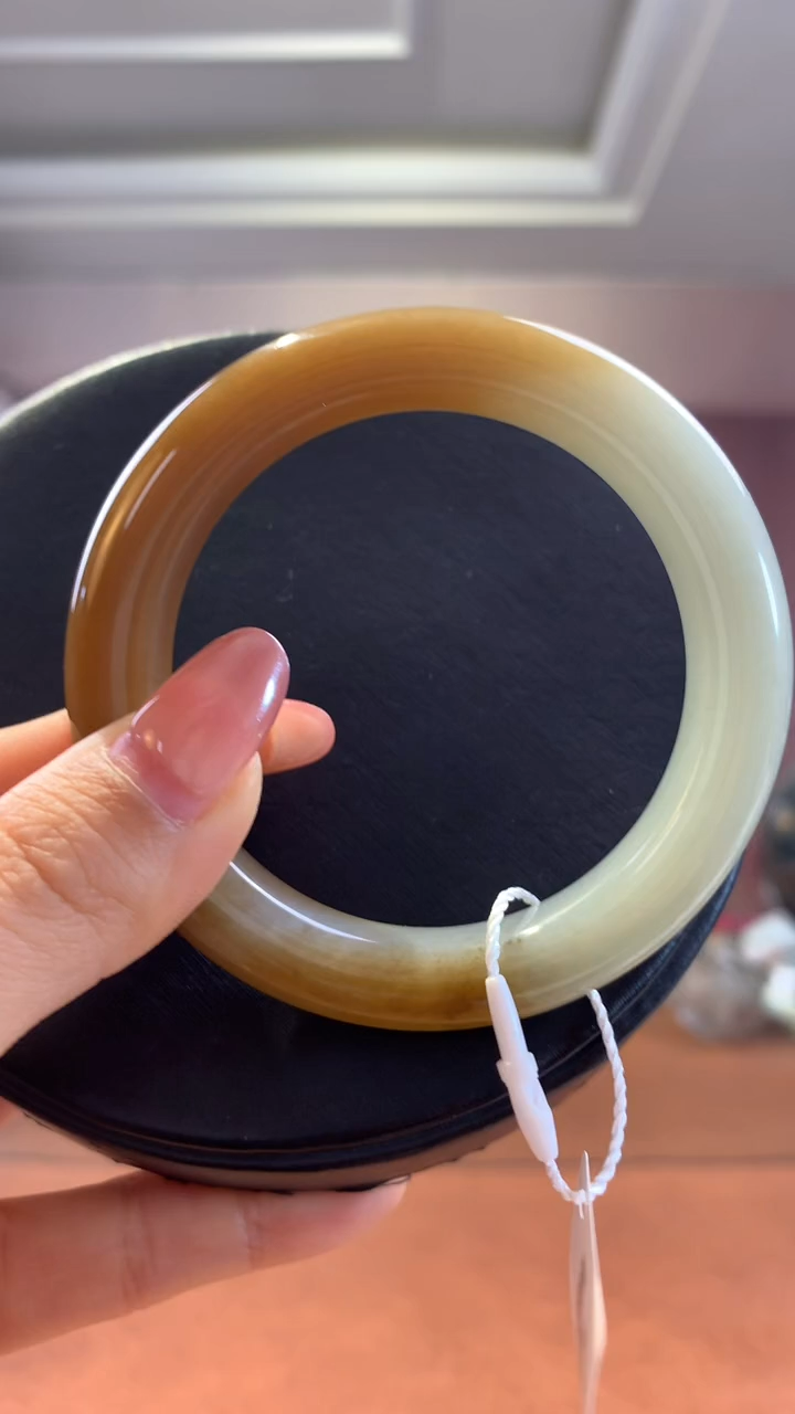 【闪购商品】和田玉手镯未镶嵌新疆糖蓝手镯56