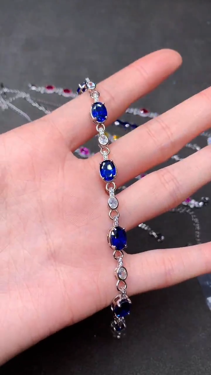 【闪购商品】蓝宝石手链银S925镶嵌......