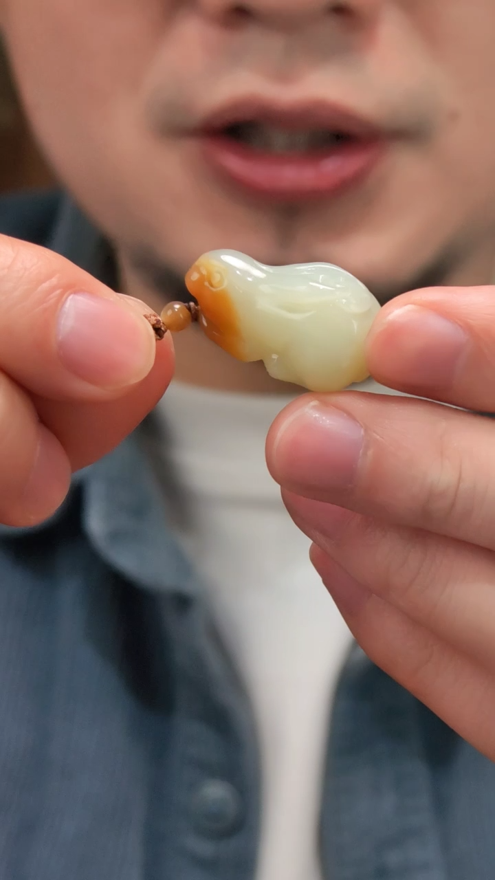 颈饰未镶嵌和田玉和田玉小兔子吊坠HX