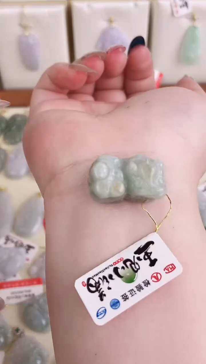 【闪购商品】翡翠颈饰未镶嵌天然缅甸A货翡翠颈饰配绳带礼盒