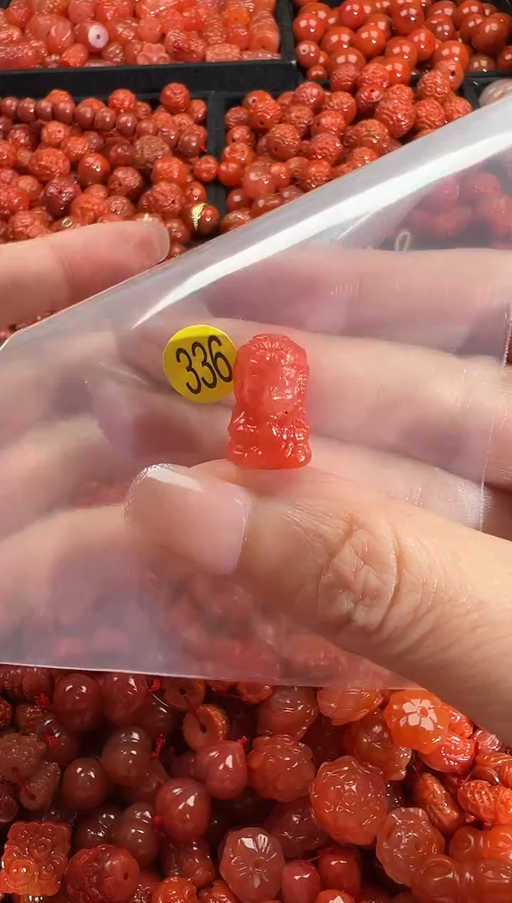 颈饰未镶嵌南红玛瑙1