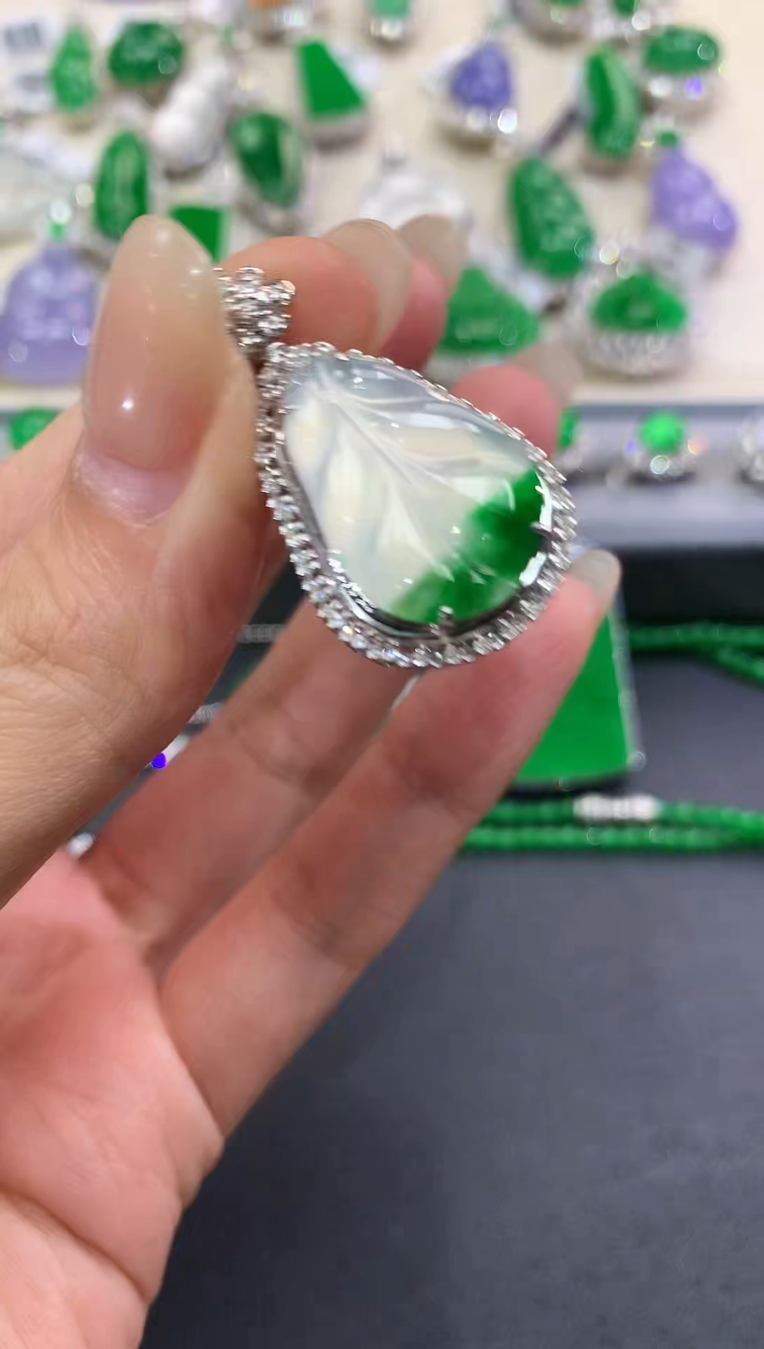 【闪购商品】翡翠吊坠(不含链)18K金镶嵌w49        