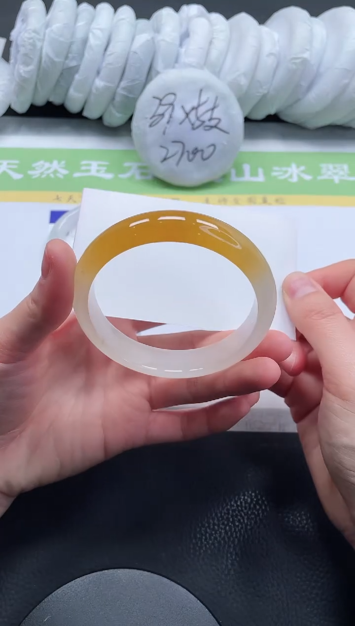 【闪购商品】石英质玉手镯未镶嵌A90-60+