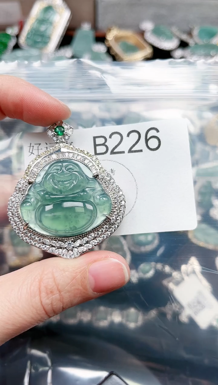 【闪购商品】翡翠颈饰未镶嵌赠皮绳226