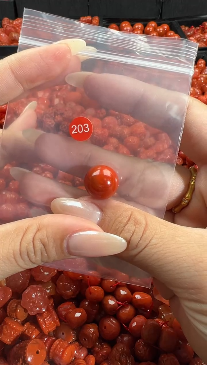 颈饰未镶嵌南红玛瑙1