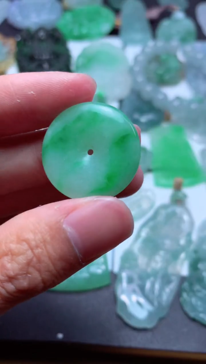 【闪购商品】翡翠颈饰未镶嵌天然翡翠