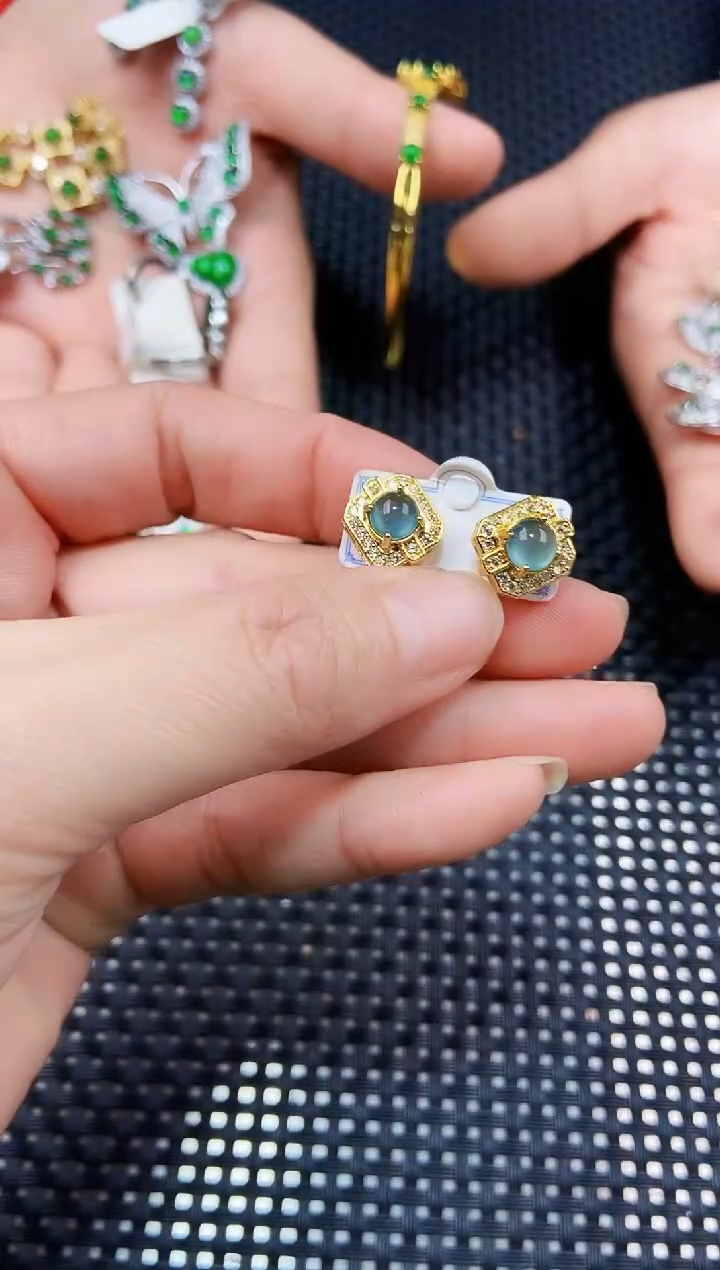 【闪购商品】翡翠耳饰未镶嵌111111111