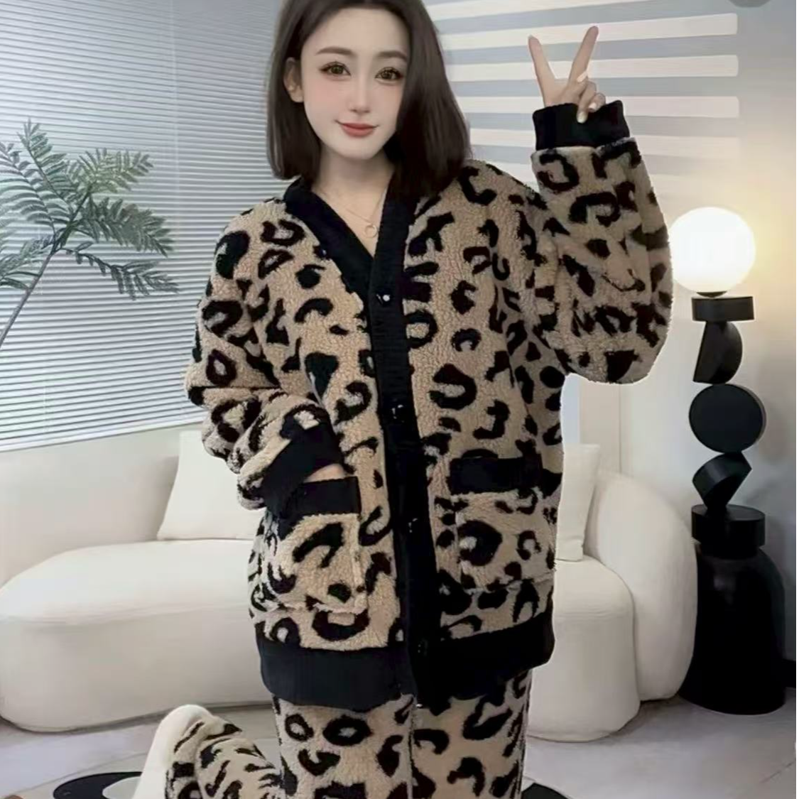 珊瑚绒睡衣女款加厚加绒保暖半边绒家居服宽松套装冬天可外穿