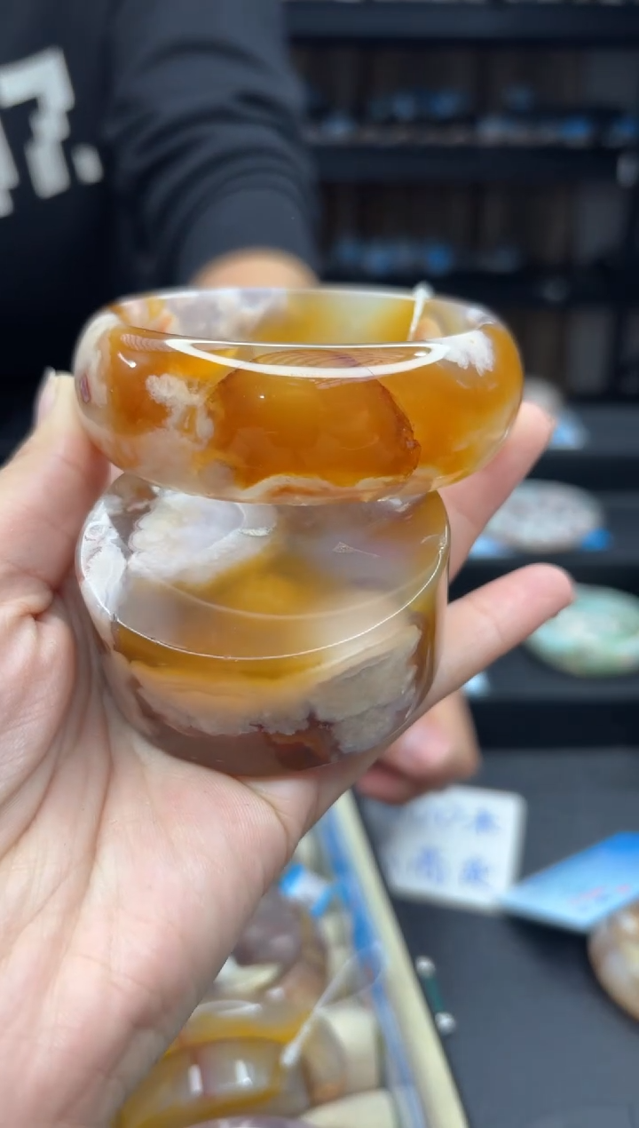 【闪购商品】石英质玉手镯未镶嵌182（62圈赠送镯心）