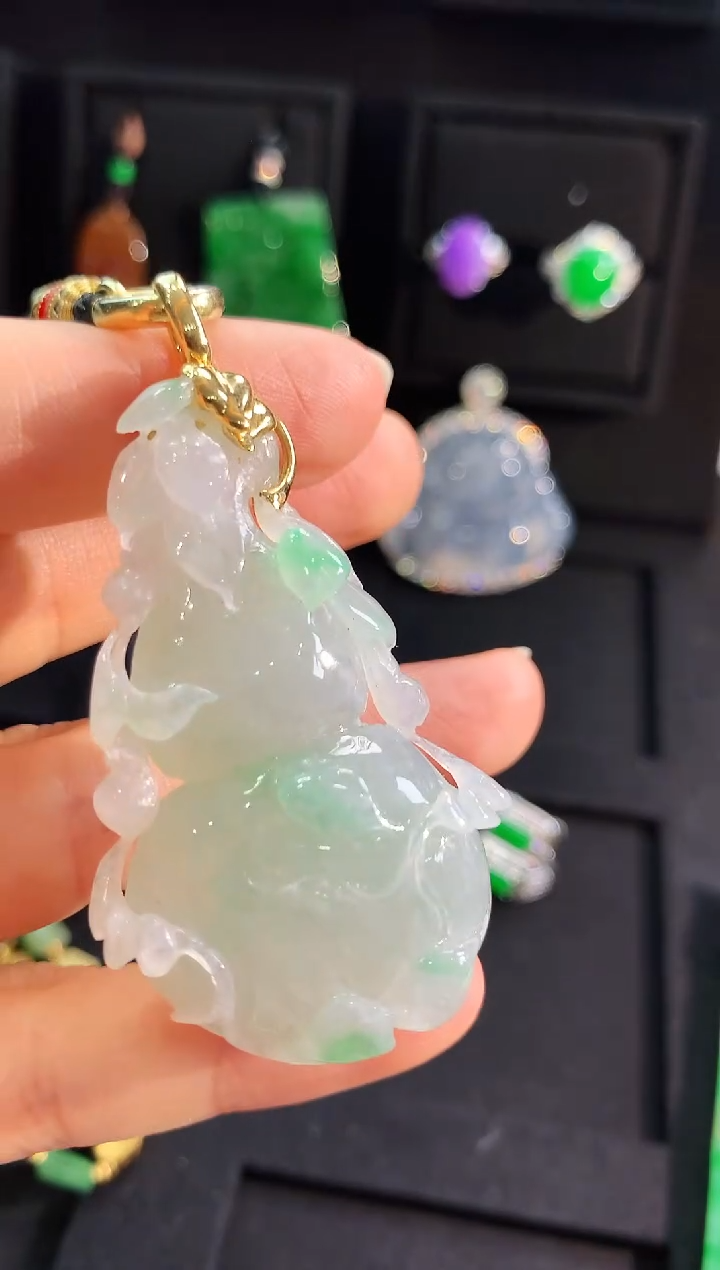 【闪购商品】翡翠吊坠(不含链)18K金镶嵌吊坠