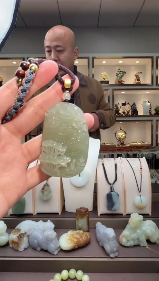 颈饰未镶嵌和田玉苏