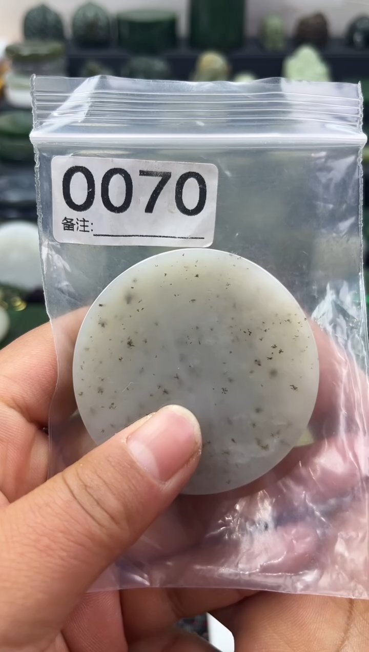 未镶嵌和田玉珠宝半成品镯芯