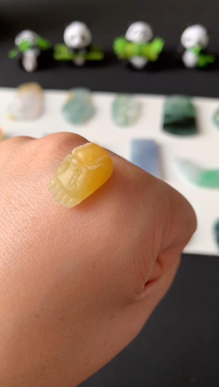 未镶嵌定制翡翠尺寸15.8*10*8.6