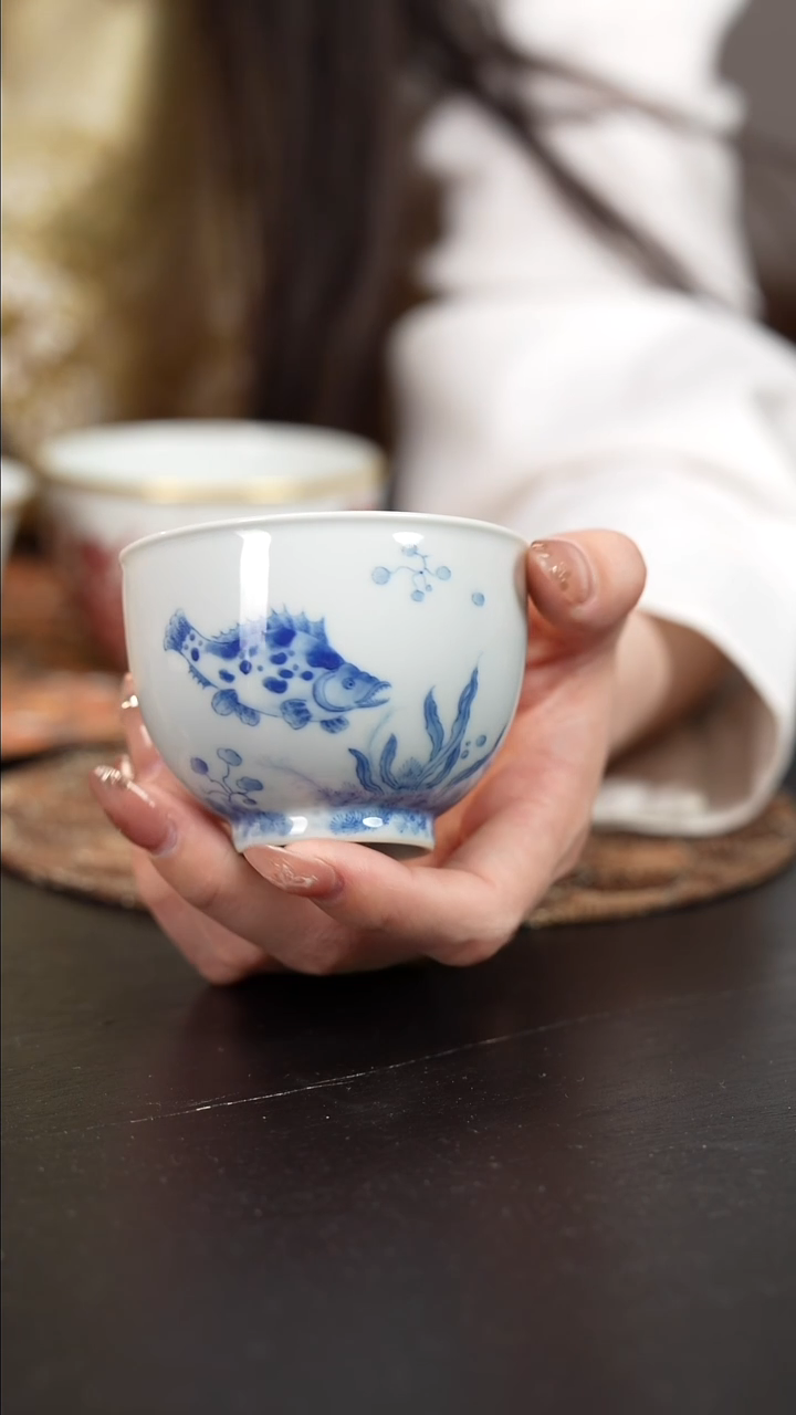 【闪购商品】杯云诗玉洁青花鱼杯