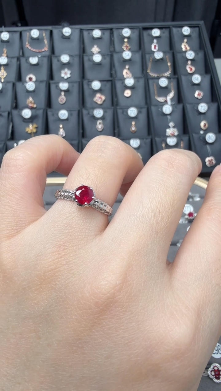 银S925镶嵌戒指红宝石主石0.80克拉
